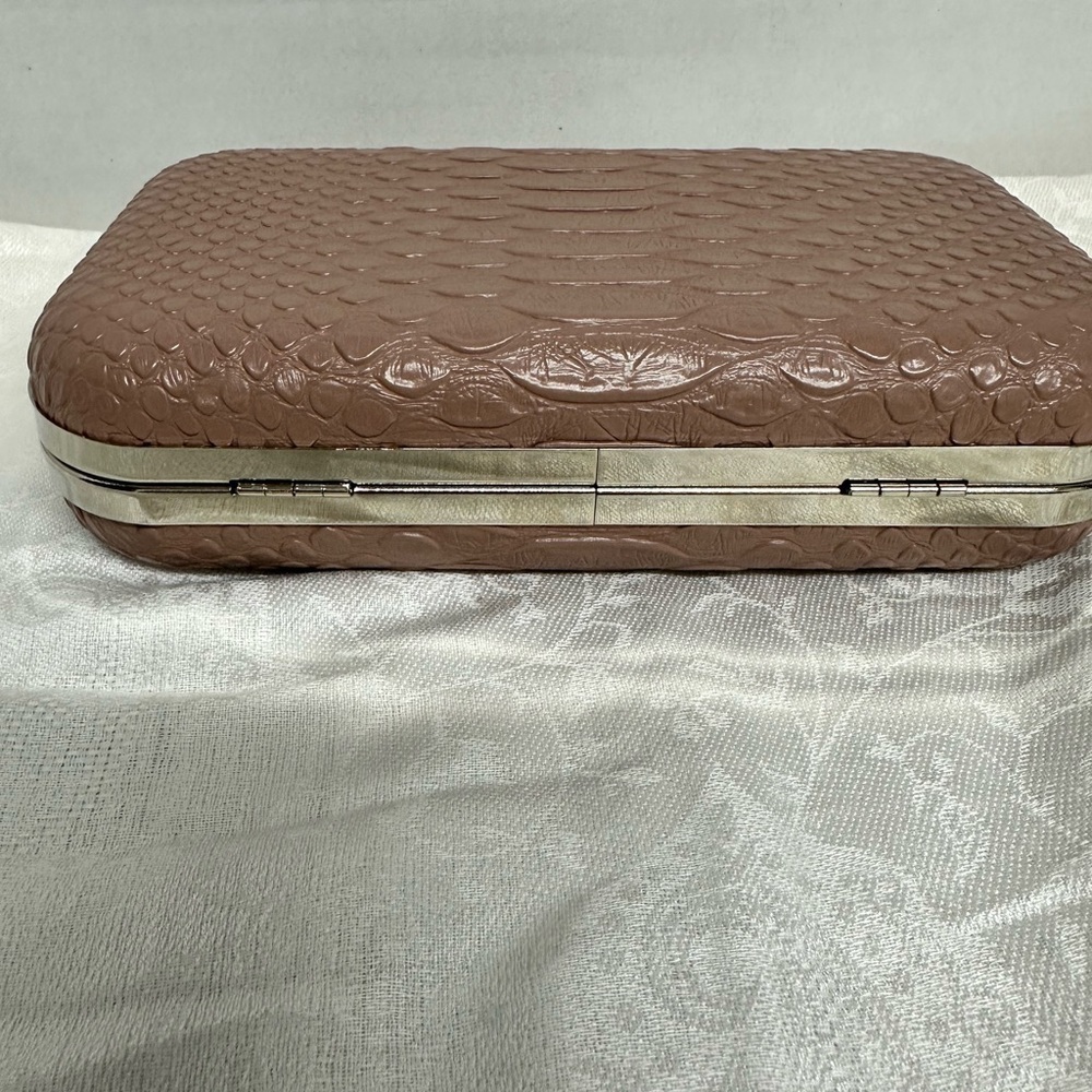 Faye London Silver and Pink Clutch Crossbody Bag with Elegant Embossed Design - Picture 5 of 7